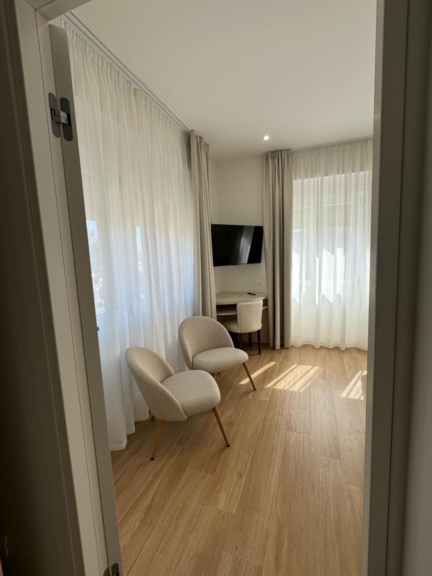 Feel Boutique Rooms Oristano Exterior foto